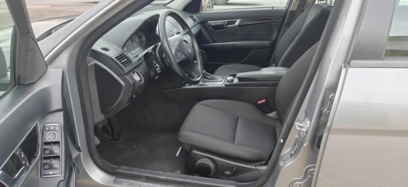 Mercedes-Benz C 220 2.2D-11гАвтомат, снимка 10 - Автомобили и джипове - 53287487