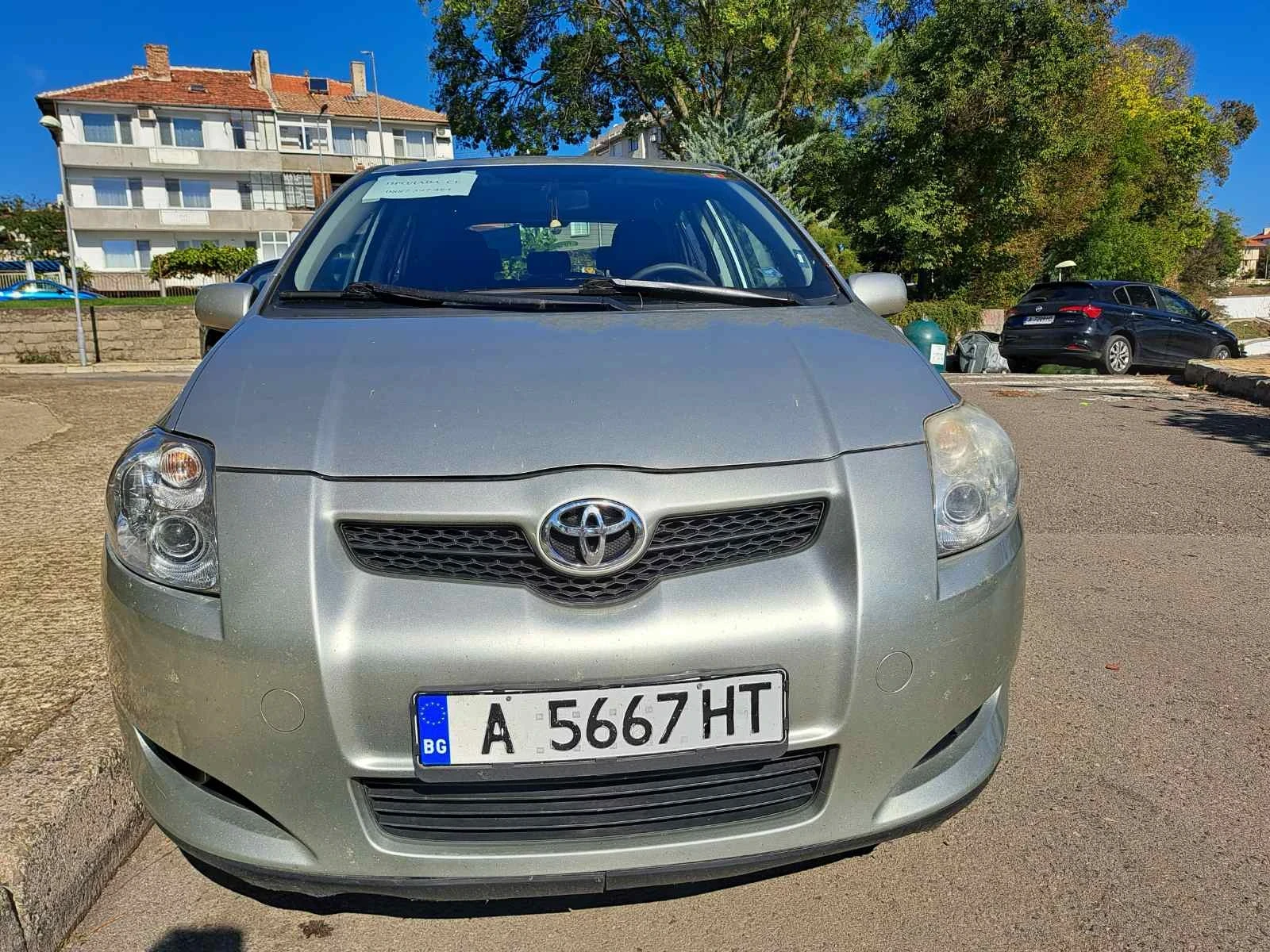 Toyota Auris 1.4 i 16V VVT-i - изображение 2