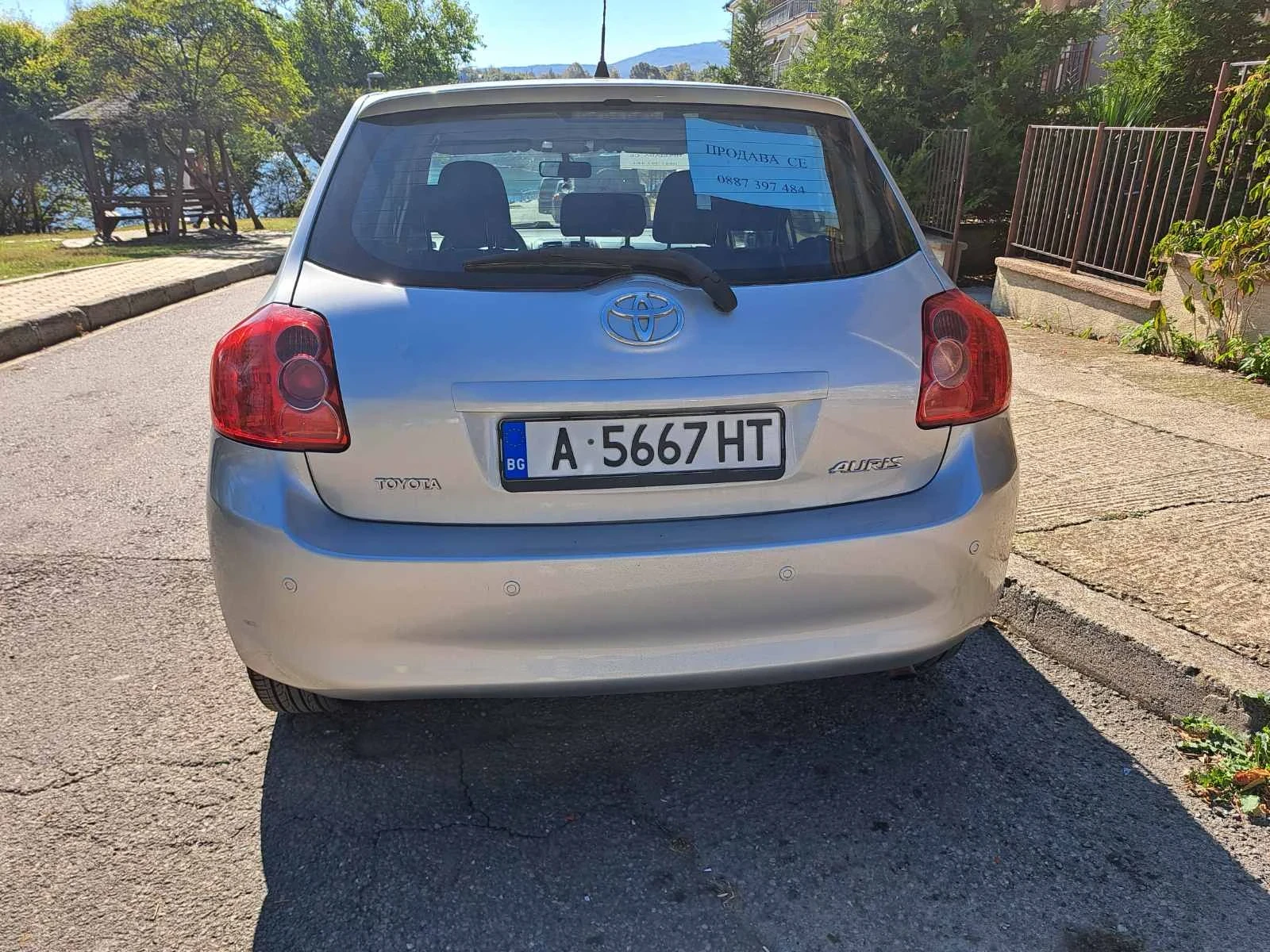 Toyota Auris 1.4 i 16V VVT-i - изображение 6