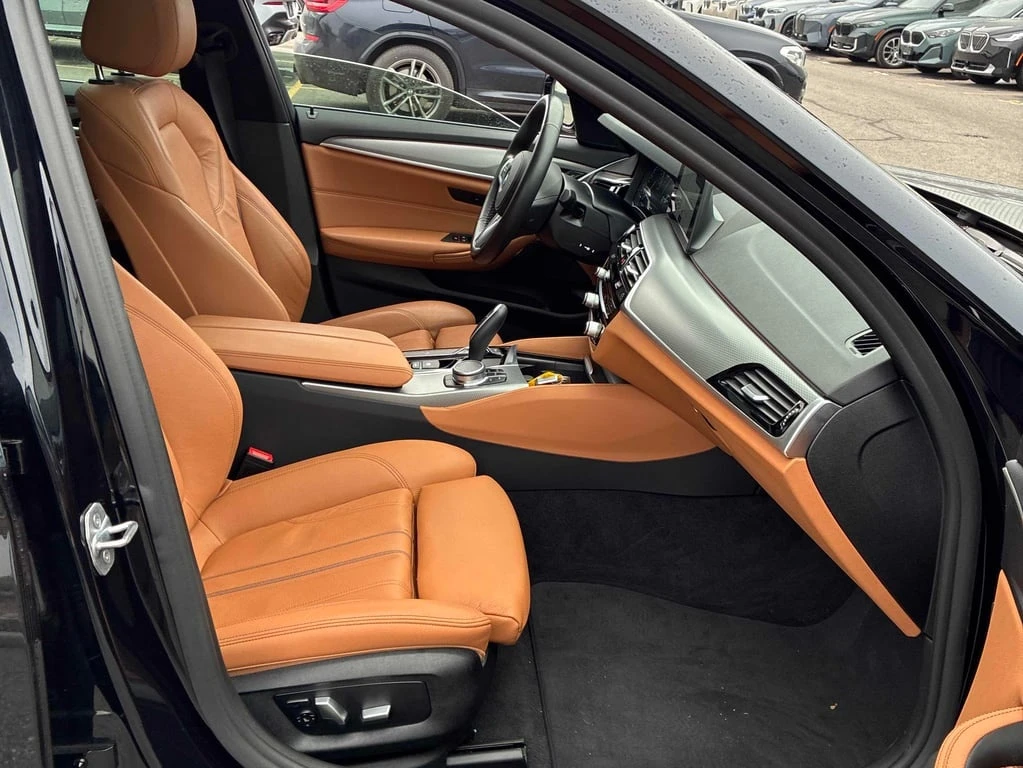 BMW 530 * 530i xDrive * CARFAX *    | Mobile.bg   12