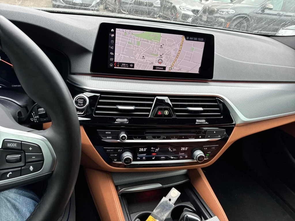 BMW 530 * 530i xDrive * CARFAX * БЕЗ ПЪРВОНАЧАЛНА ВНОСКА - изображение 10