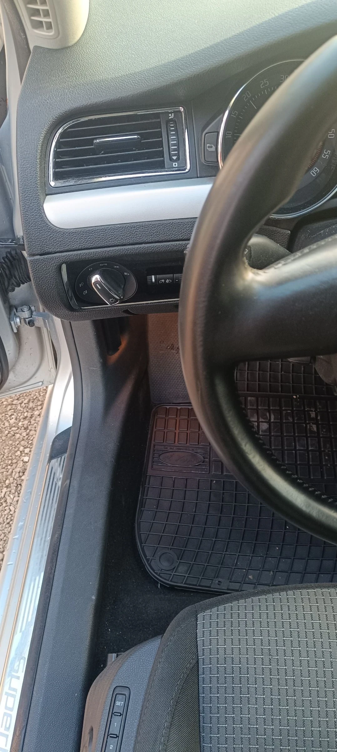 Skoda Superb 1.6 TDI 105k.c  | Mobile.bg � ����������� 13