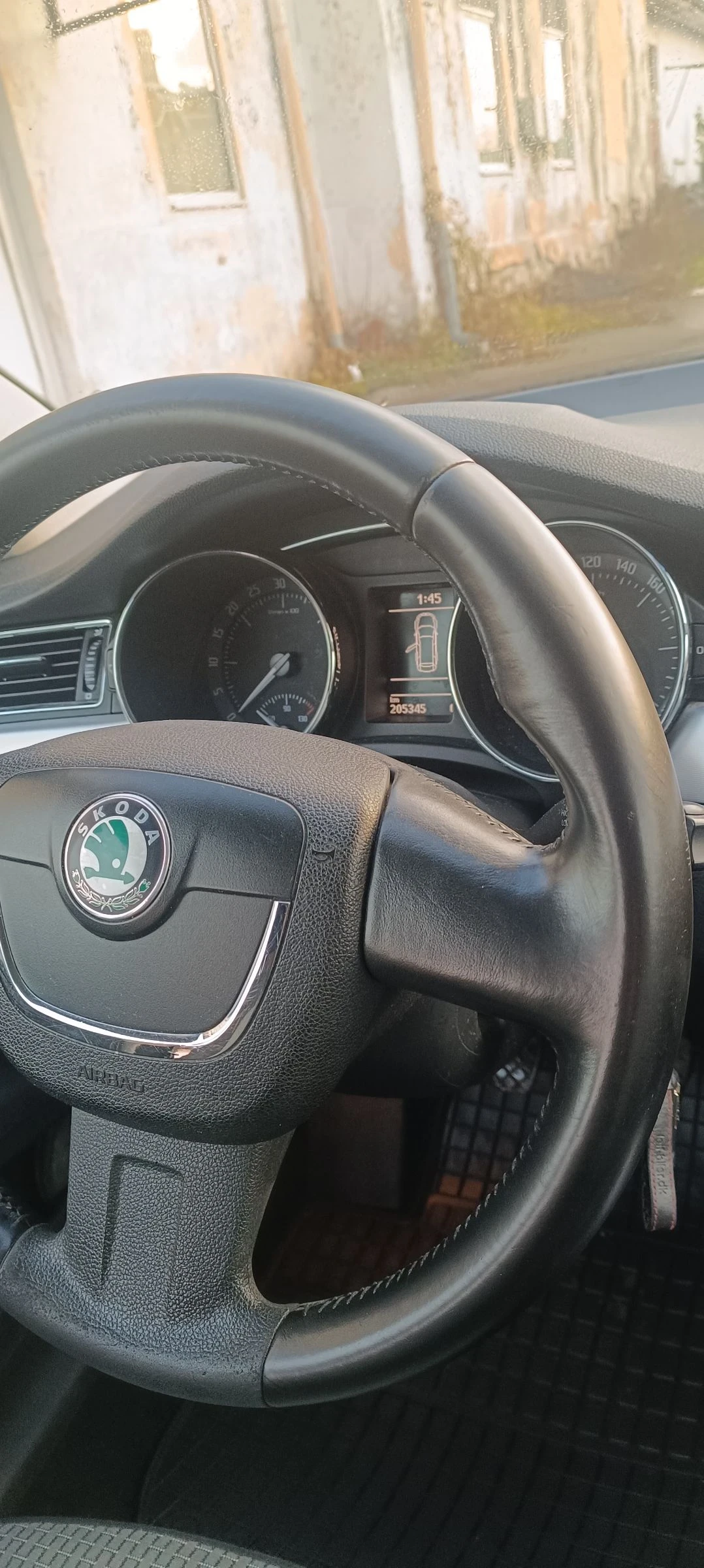 Skoda Superb 1.6 TDI 105k.c  | Mobile.bg � ����������� 11
