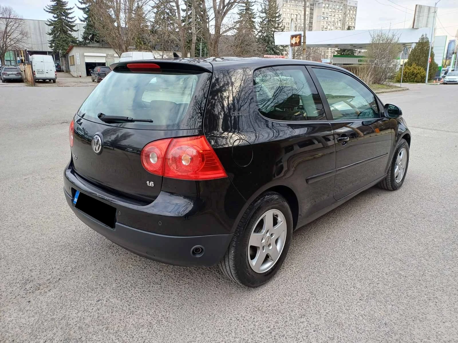 VW Golf 1.6 FSI Goal LPG, снимка 7 - Автомобили и джипове - 53890149