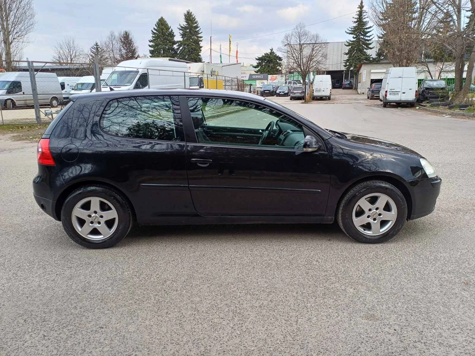 VW Golf 1.6 FSI Goal LPG, снимка 8 - Автомобили и джипове - 53890149