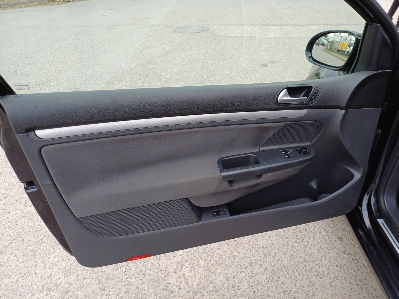 VW Golf 1.6 FSI Goal LPG, снимка 11 - Автомобили и джипове - 53890149