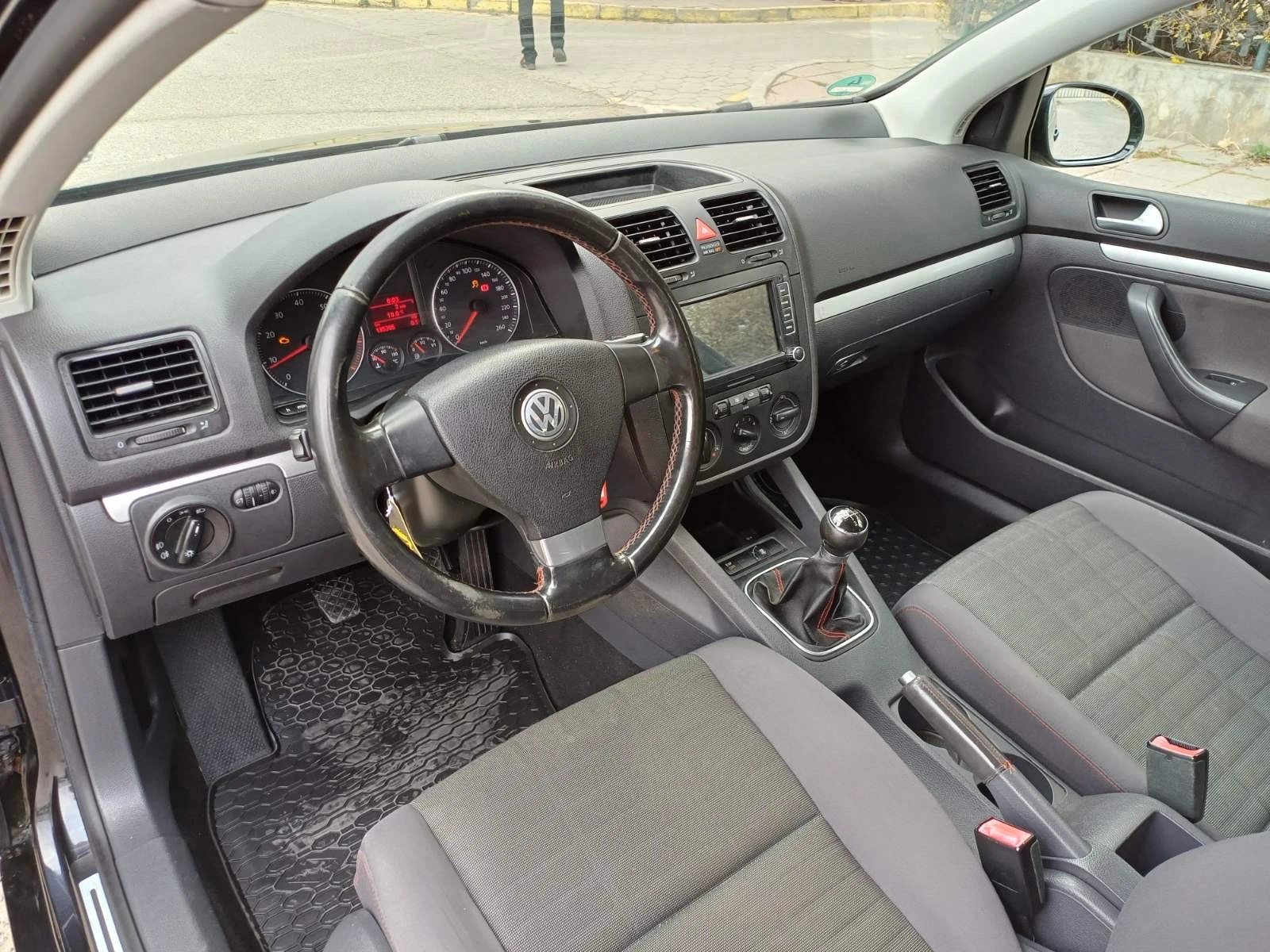 VW Golf 1.6 FSI Goal LPG, снимка 9 - Автомобили и джипове - 53890149