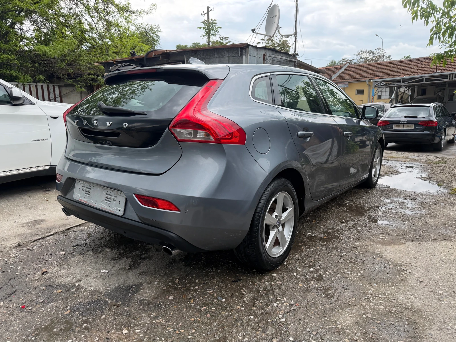 Volvo V40 2.0D4 190HP R-DIZZINE NOVA 2017G EURO6 , снимка 8 - Автомобили и джипове - 54484442