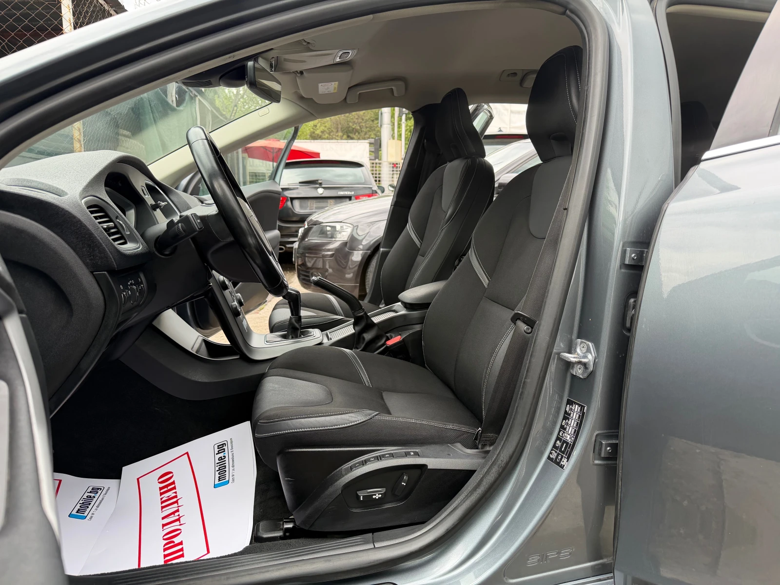 Volvo V40 2.0D4 190HP R-DIZZINE NOVA 2017G EURO6 , снимка 11 - Автомобили и джипове - 54484442