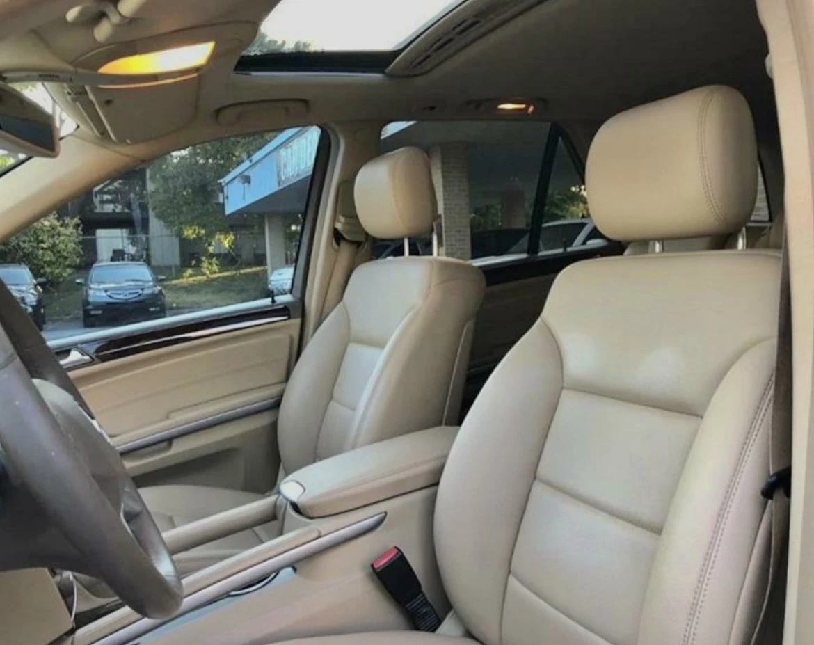 Mercedes-Benz ML 550 AMG* 4MATIC* HK* KEYLESS* 5.5* V8* ГАЗ* CARFAX, снимка 9 - Автомобили и джипове - 54549371