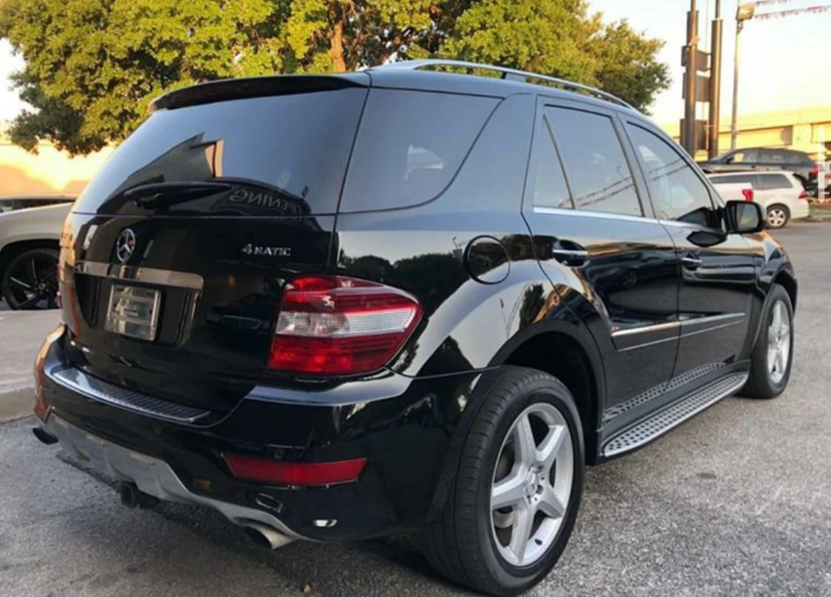 Mercedes-Benz ML 550 AMG* 4MATIC* HK* KEYLESS* 5.5* V8* ГАЗ* CARFAX, снимка 5 - Автомобили и джипове - 54549371