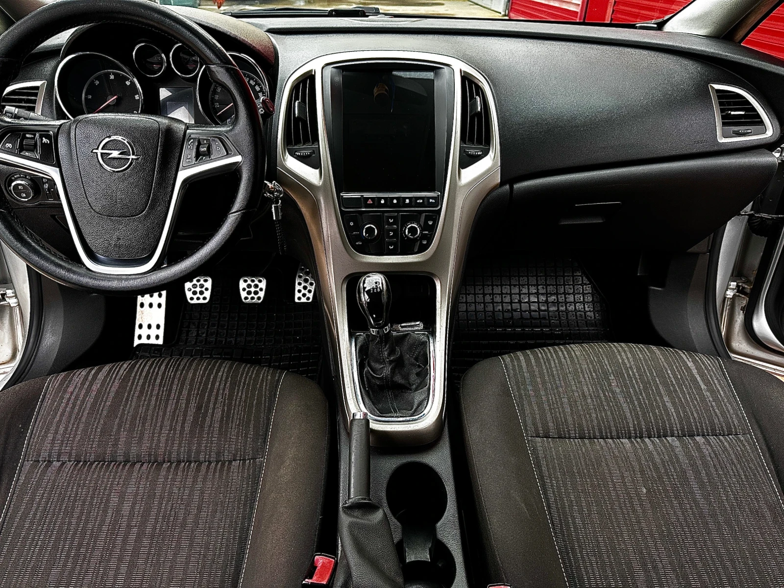 Opel Astra 1.7 CDTI, снимка 7 - Автомобили и джипове - 54642353
