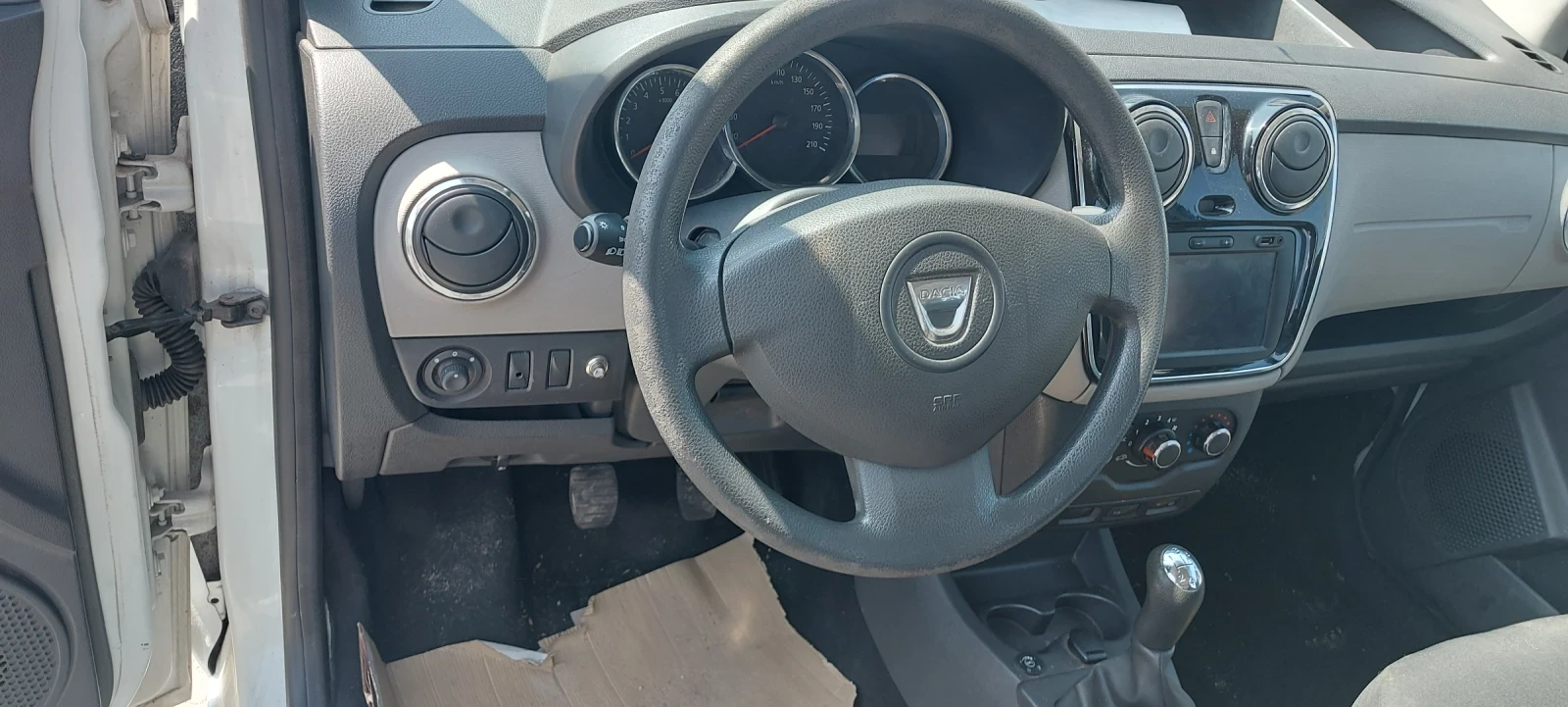 Dacia Dokker, снимка 16 - Автомобили и джипове - 54783691