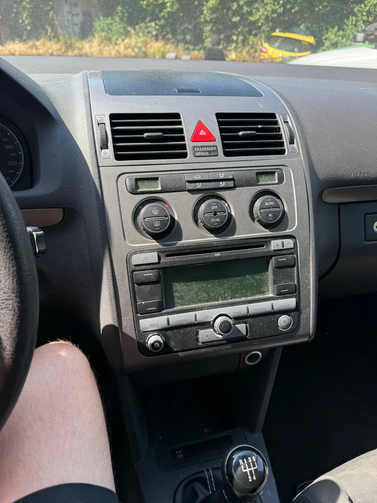 VW Touran 2.0 Метан, снимка 11 - Автомобили и джипове - 54830578