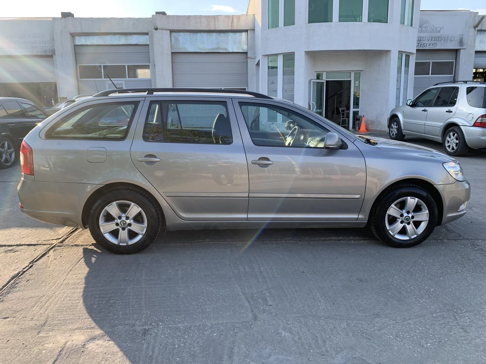 Skoda Octavia 1.6 TDI 105 k.c., снимка 3 - Автомобили и джипове - 54842739