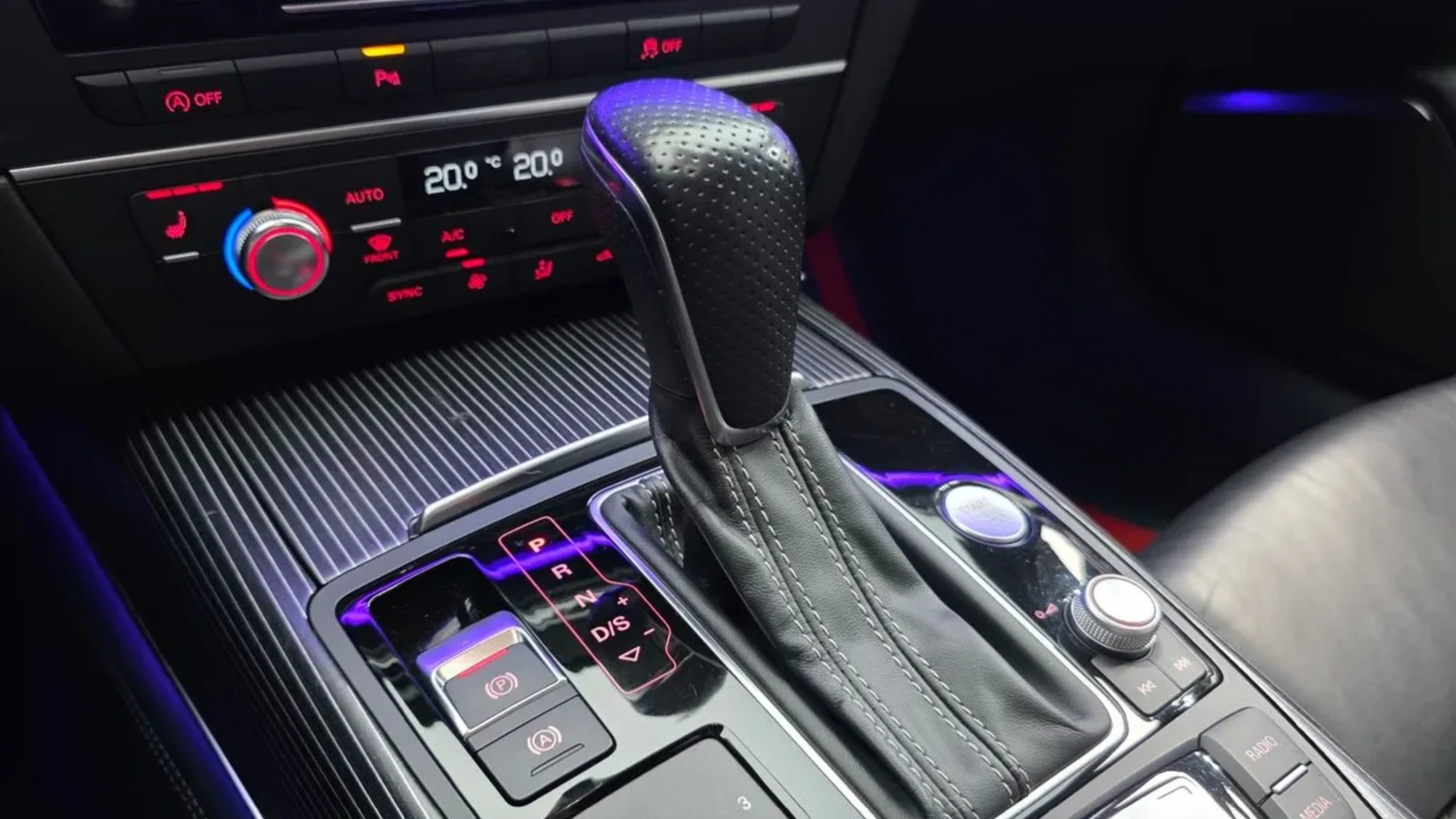 Audi A6 3.0 QUATTRO / BOSE / AMBIENT / HEAD UP , снимка 11 - Автомобили и джипове - 54855698