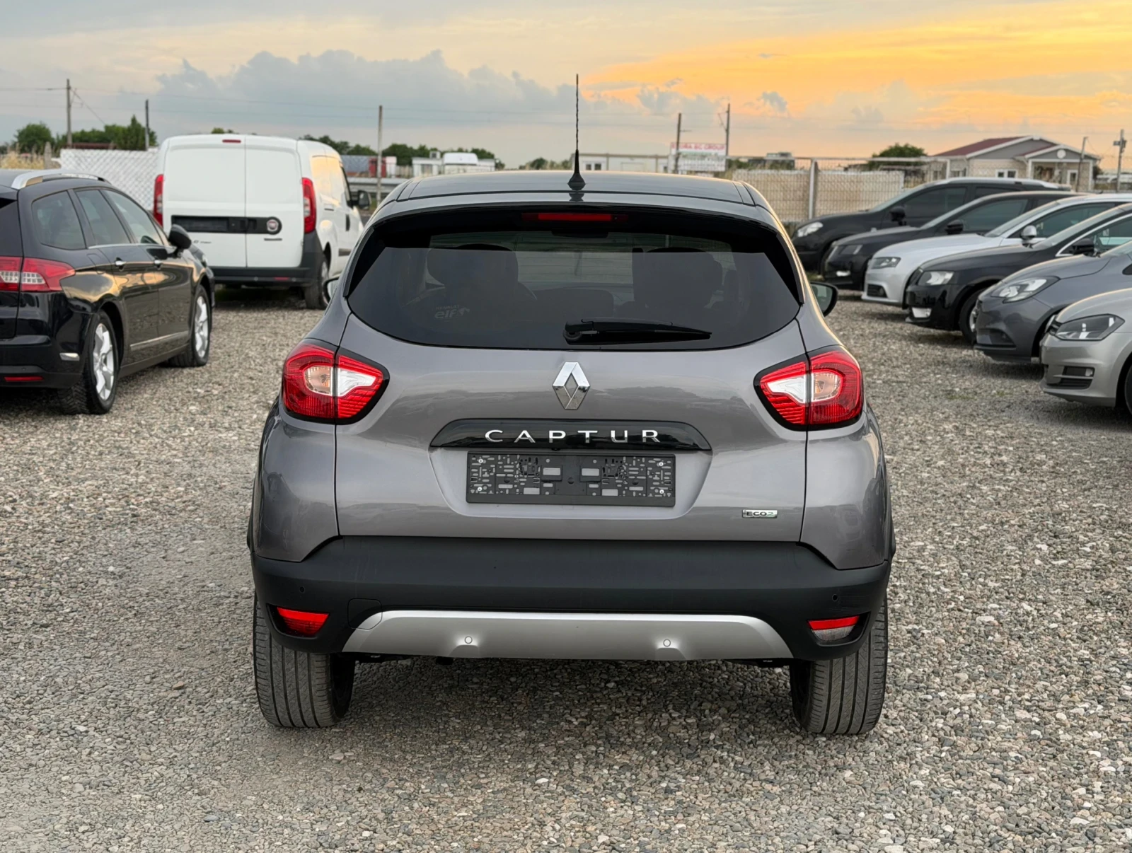 Renault Captur 1.5 DCi R-Link * АВТОМАТ * , снимка 5 - Автомобили и джипове - 54948772