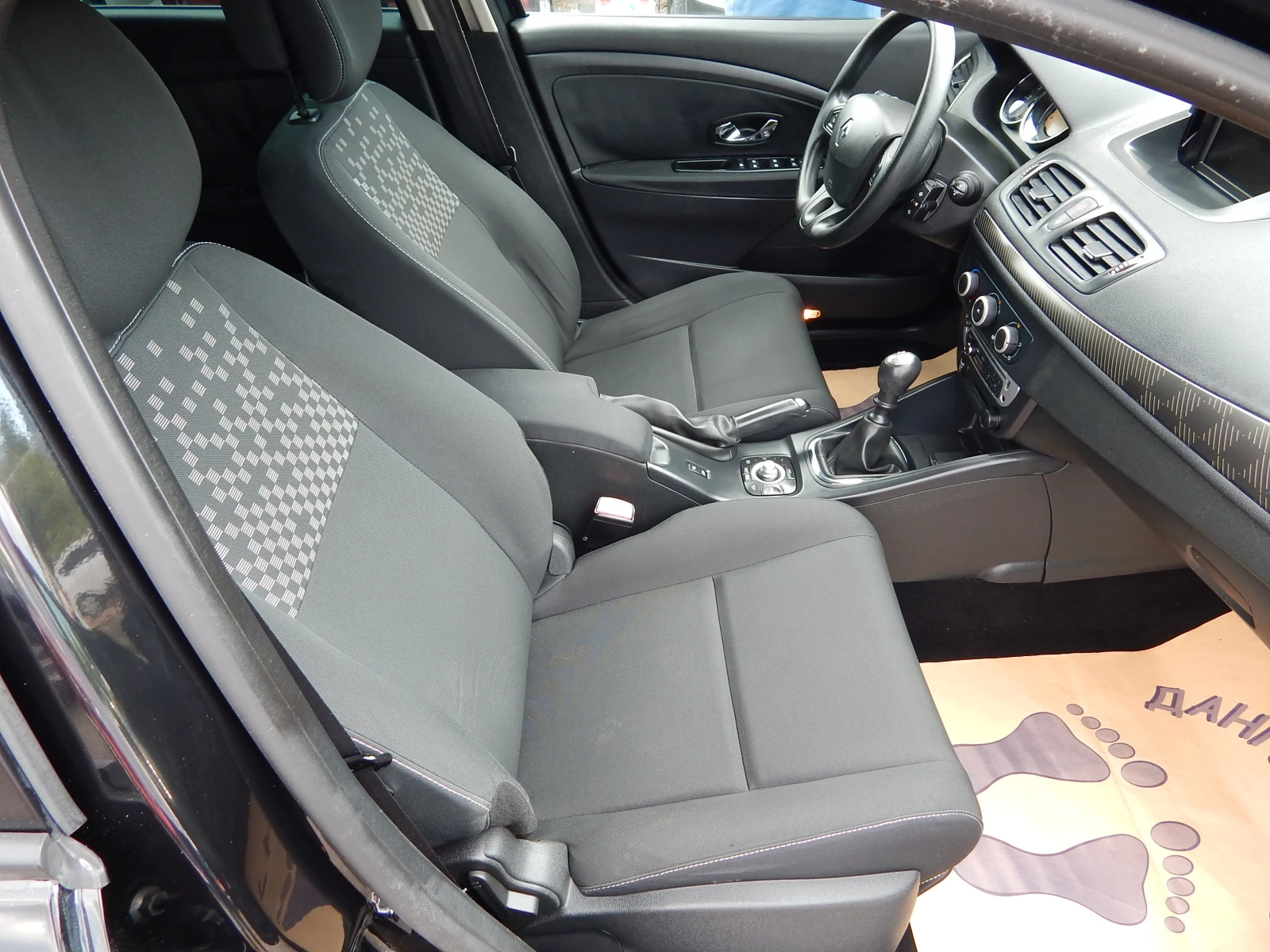 Renault Megane 1.5DCI* 177000km* , снимка 16 - Автомобили и джипове - 55278100