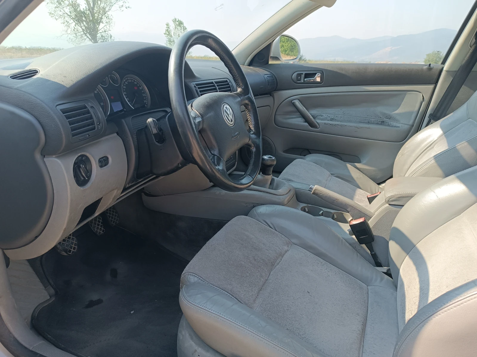 VW Passat, снимка 4 - Автомобили и джипове - 55709342