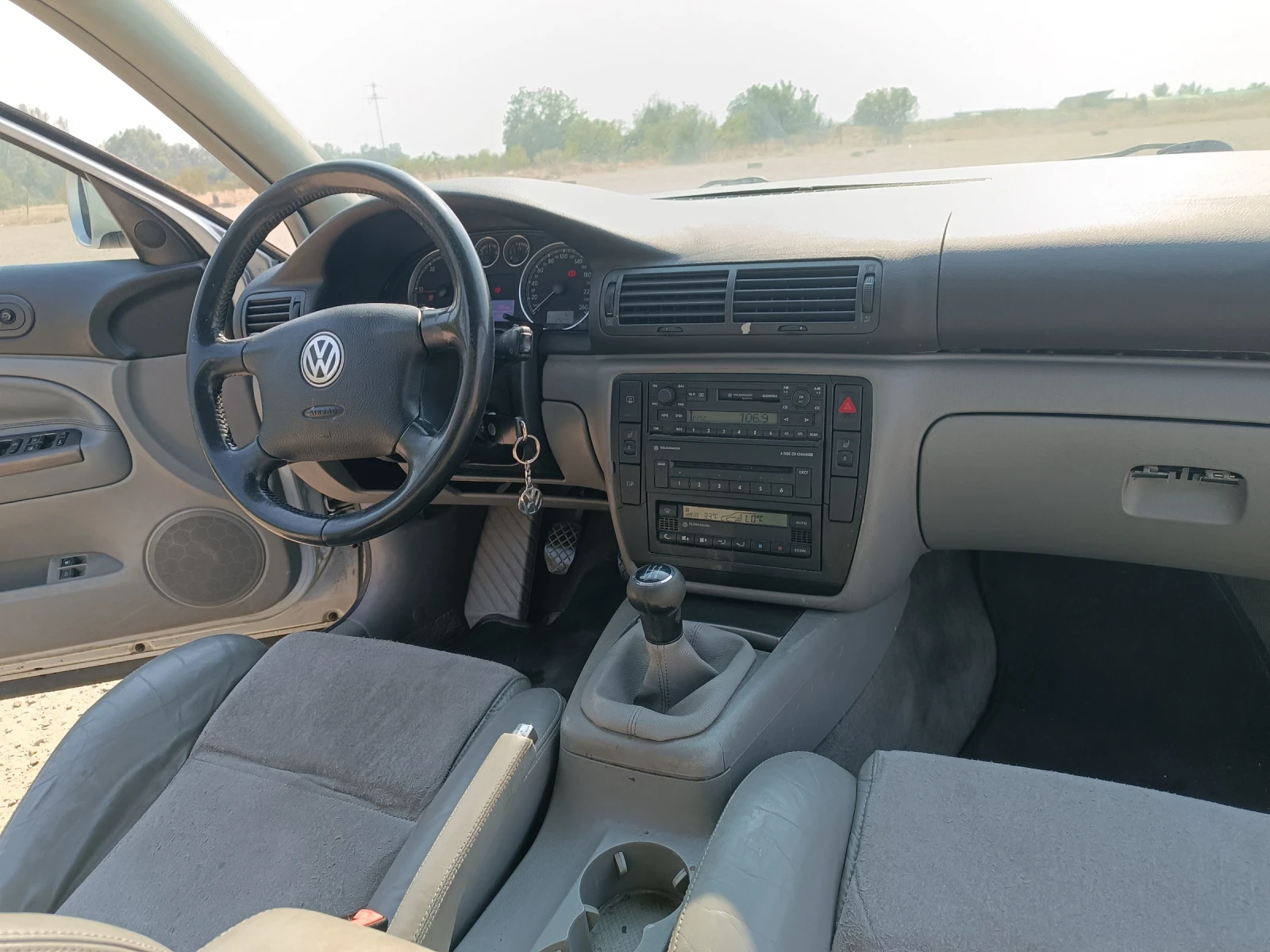 VW Passat, снимка 6 - Автомобили и джипове - 55709342