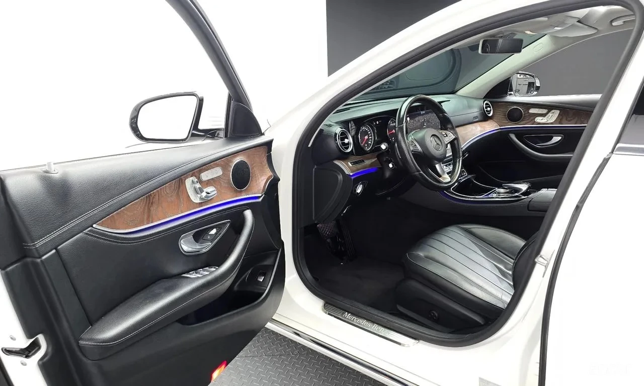 Mercedes-Benz E 220 * E220d Exclusive * ЦЕНА ДО БГ, снимка 5 - Автомобили и джипове - 55901090