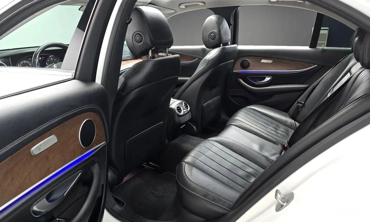 Mercedes-Benz E 220 * E220d Exclusive * ЦЕНА ДО БГ, снимка 13 - Автомобили и джипове - 55901090