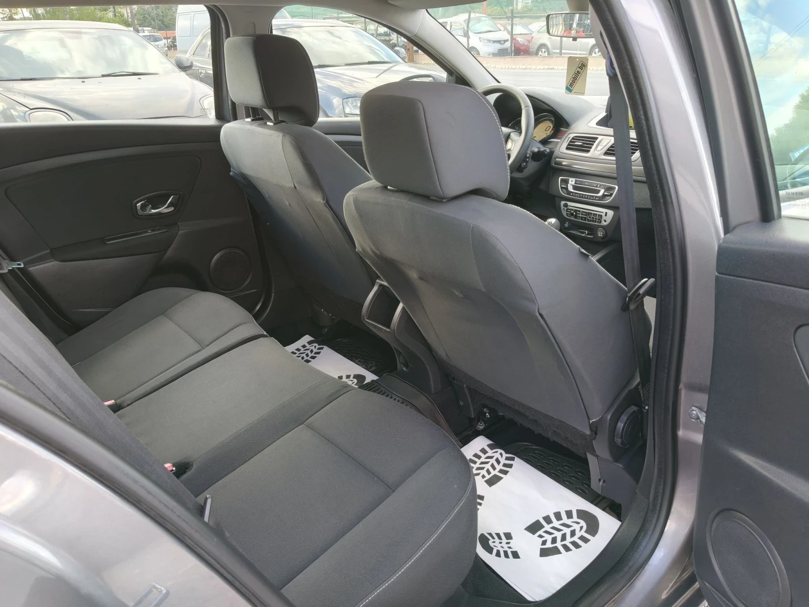 Renault Megane 1.5 dCi NAVI, снимка 10 - Автомобили и джипове - 56275397