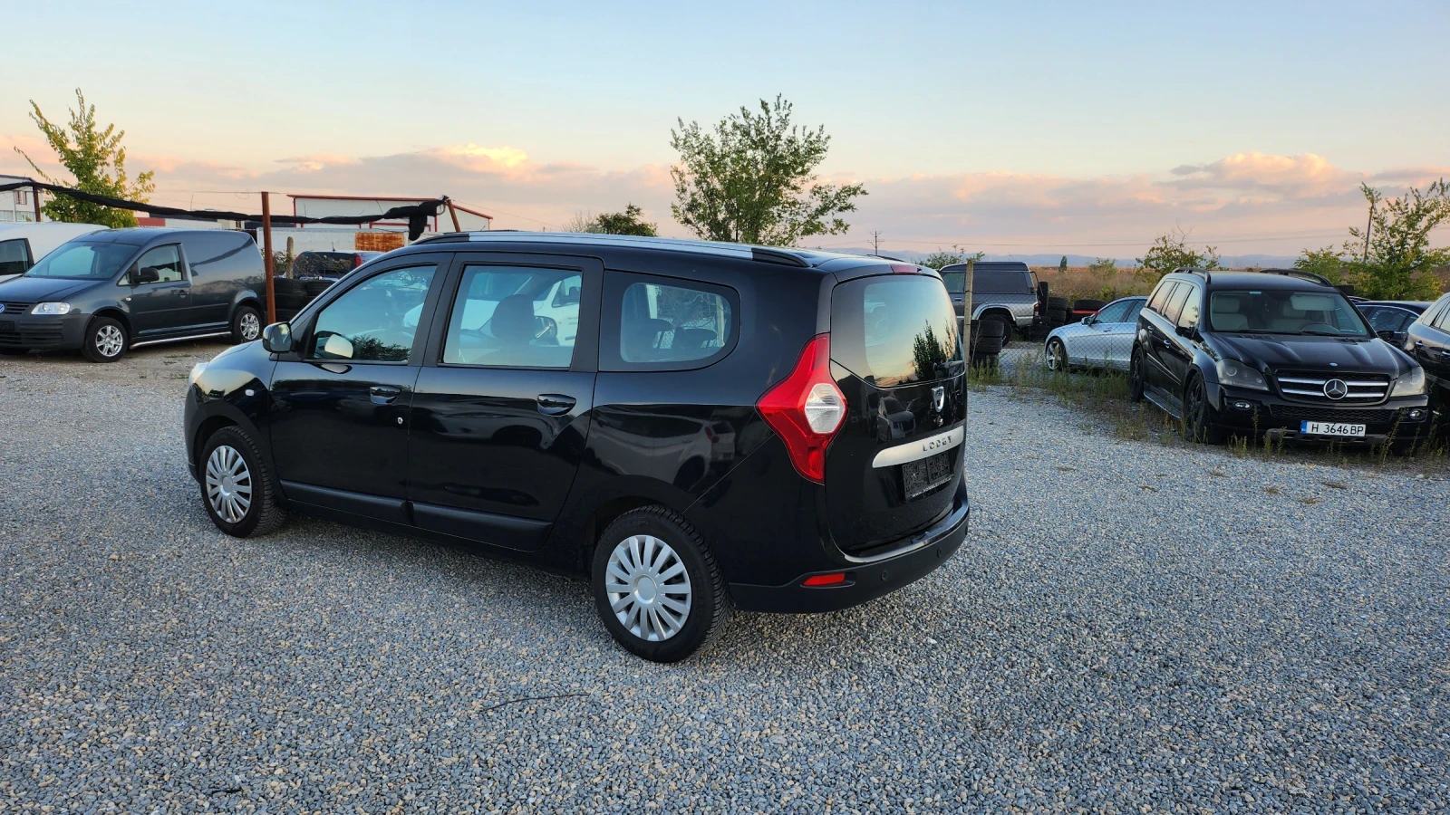 Dacia Lodgy 1.6  Навигация, снимка 5 - Автомобили и джипове - 56324054