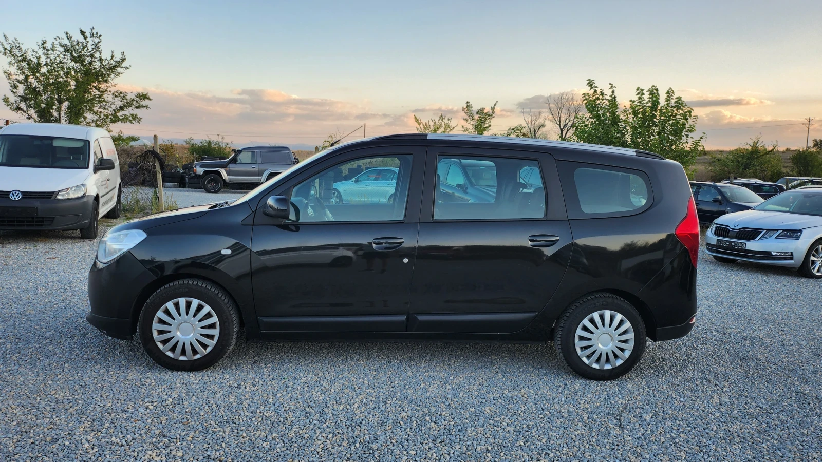 Dacia Lodgy 1.6  Навигация, снимка 7 - Автомобили и джипове - 56324054