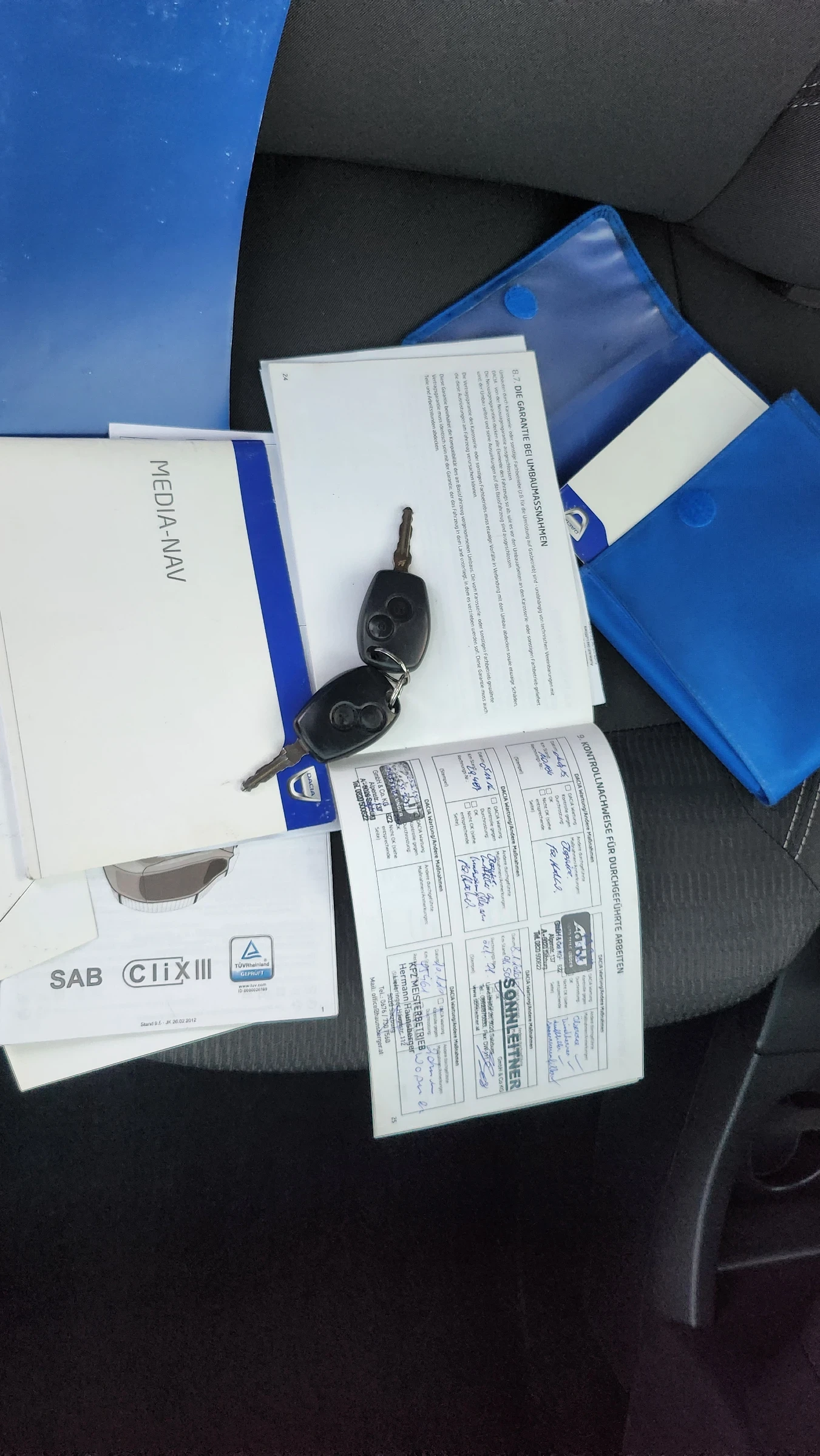 Dacia Lodgy 1.6  Навигация, снимка 16 - Автомобили и джипове - 56324054