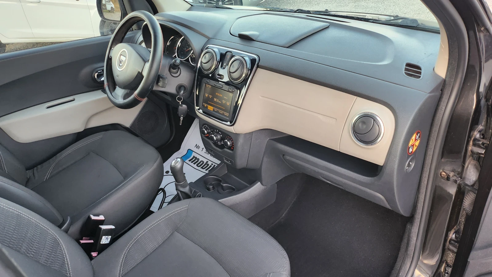 Dacia Lodgy 1.6  Навигация, снимка 14 - Автомобили и джипове - 56324054