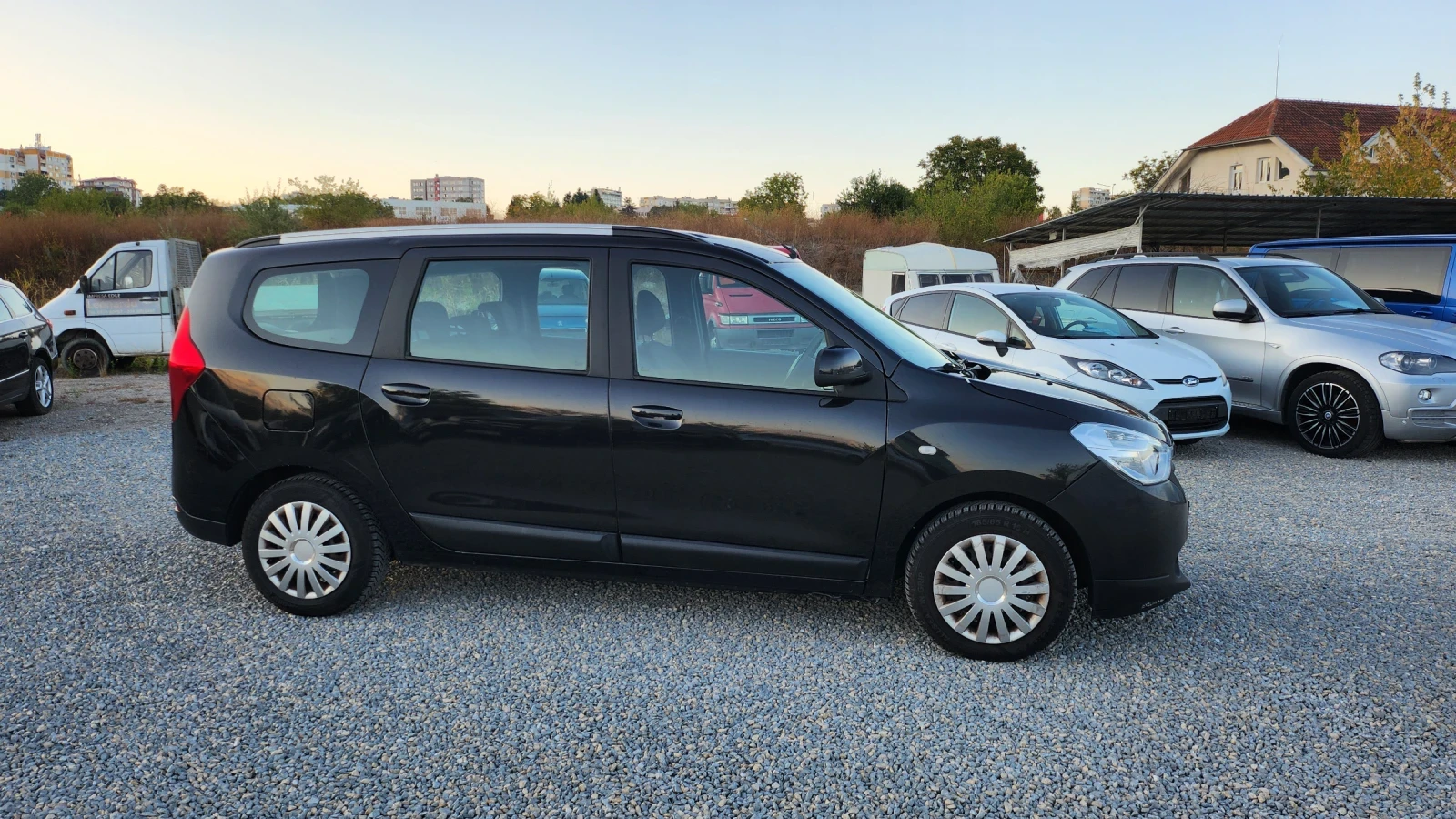 Dacia Lodgy 1.6  Навигация, снимка 6 - Автомобили и джипове - 56324054