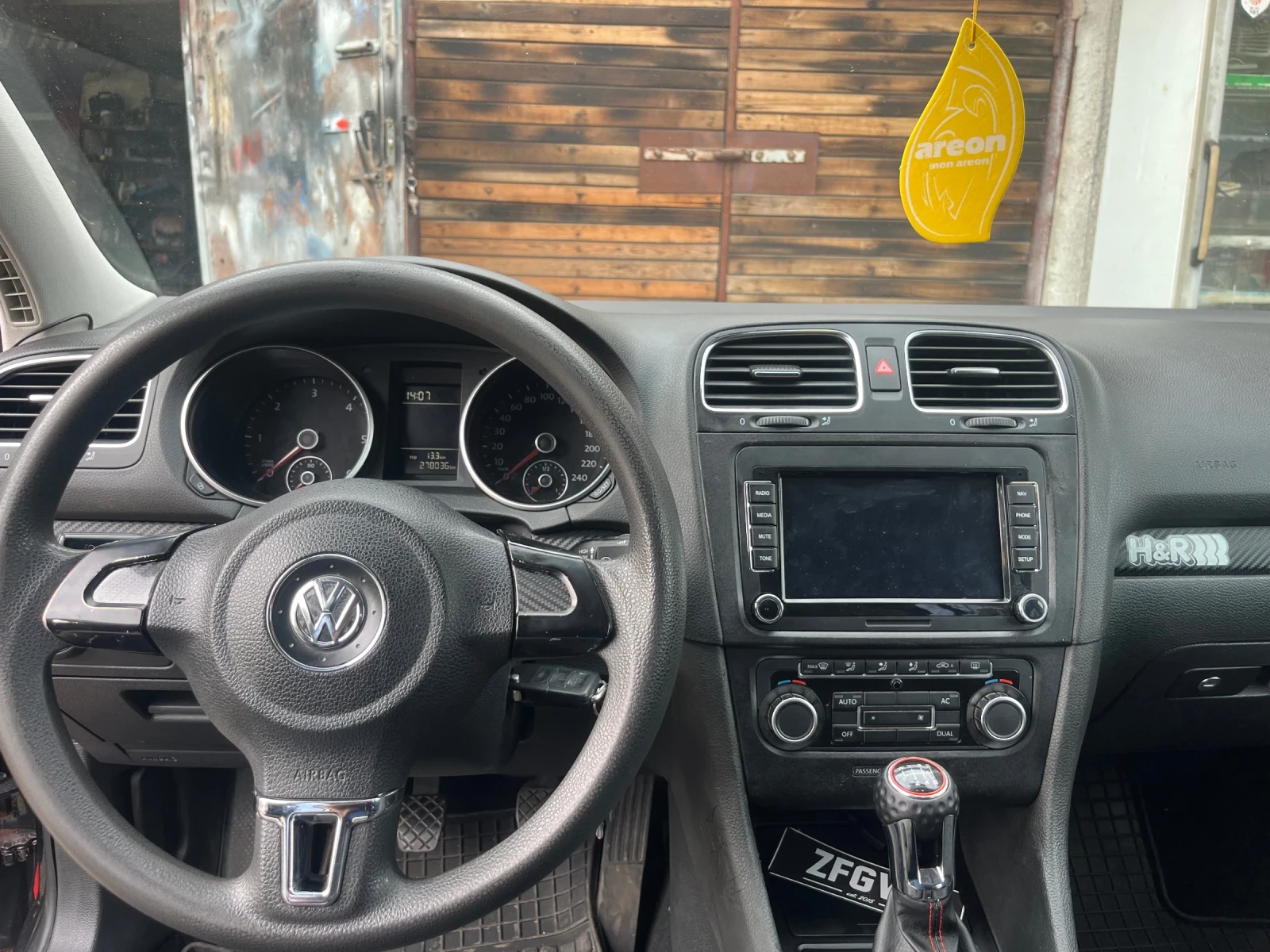 VW Golf, снимка 11 - Автомобили и джипове - 56522475