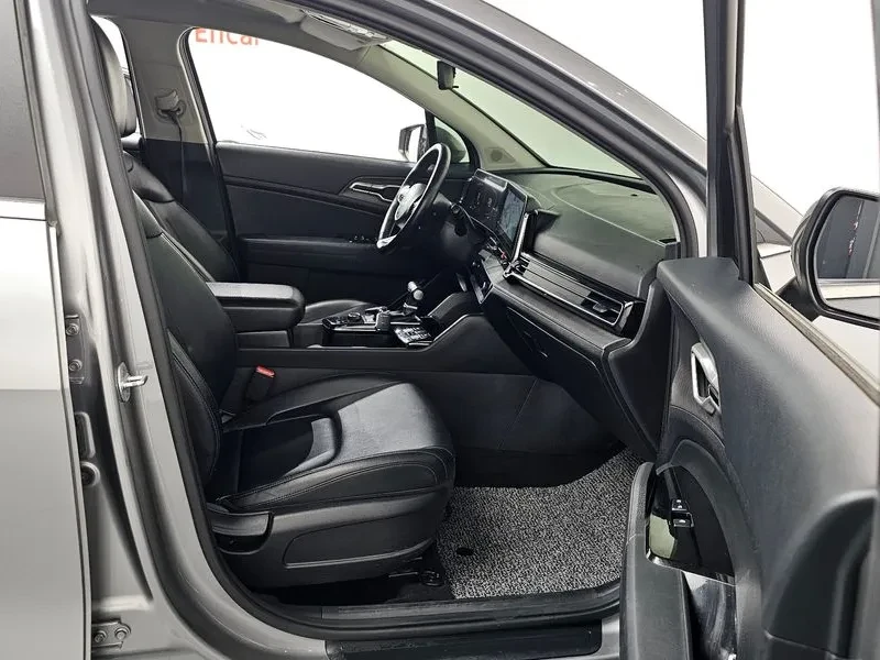 Kia Sportage 2.0 CRDi 4WD, снимка 11 - Автомобили и джипове - 54276460