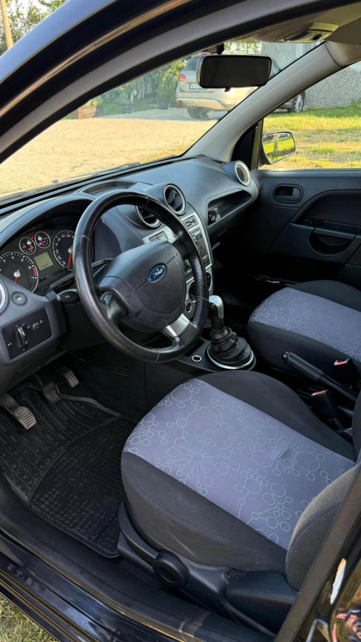 Ford Fiesta  - изображение 5