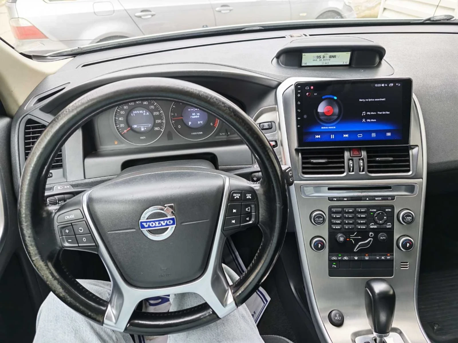 Volvo XC60 2.4D DRIVe Momentum Drive - изображение 7