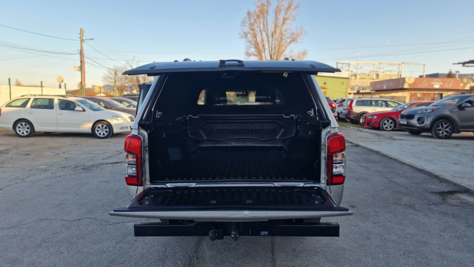 Mitsubishi L200 2.2 4х4Хард топ Теглич 4 врати, снимка 10 - Автомобили и джипове - 53807072