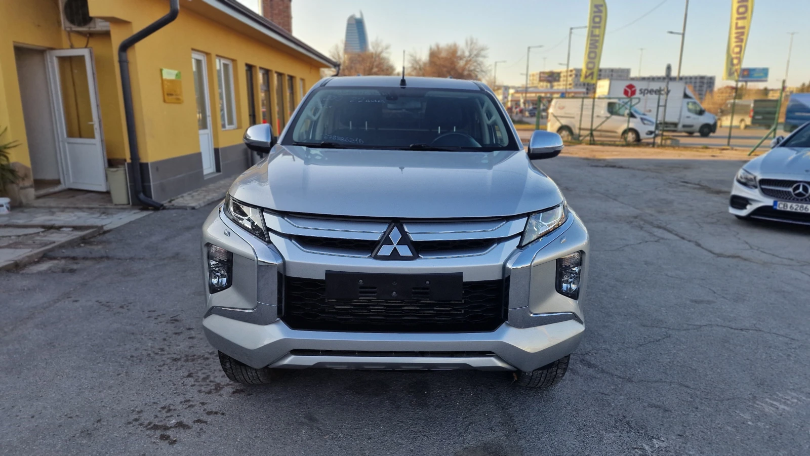 Mitsubishi L200 2.2 4х4Хард топ Теглич 4 врати, снимка 4 - Автомобили и джипове - 53807072