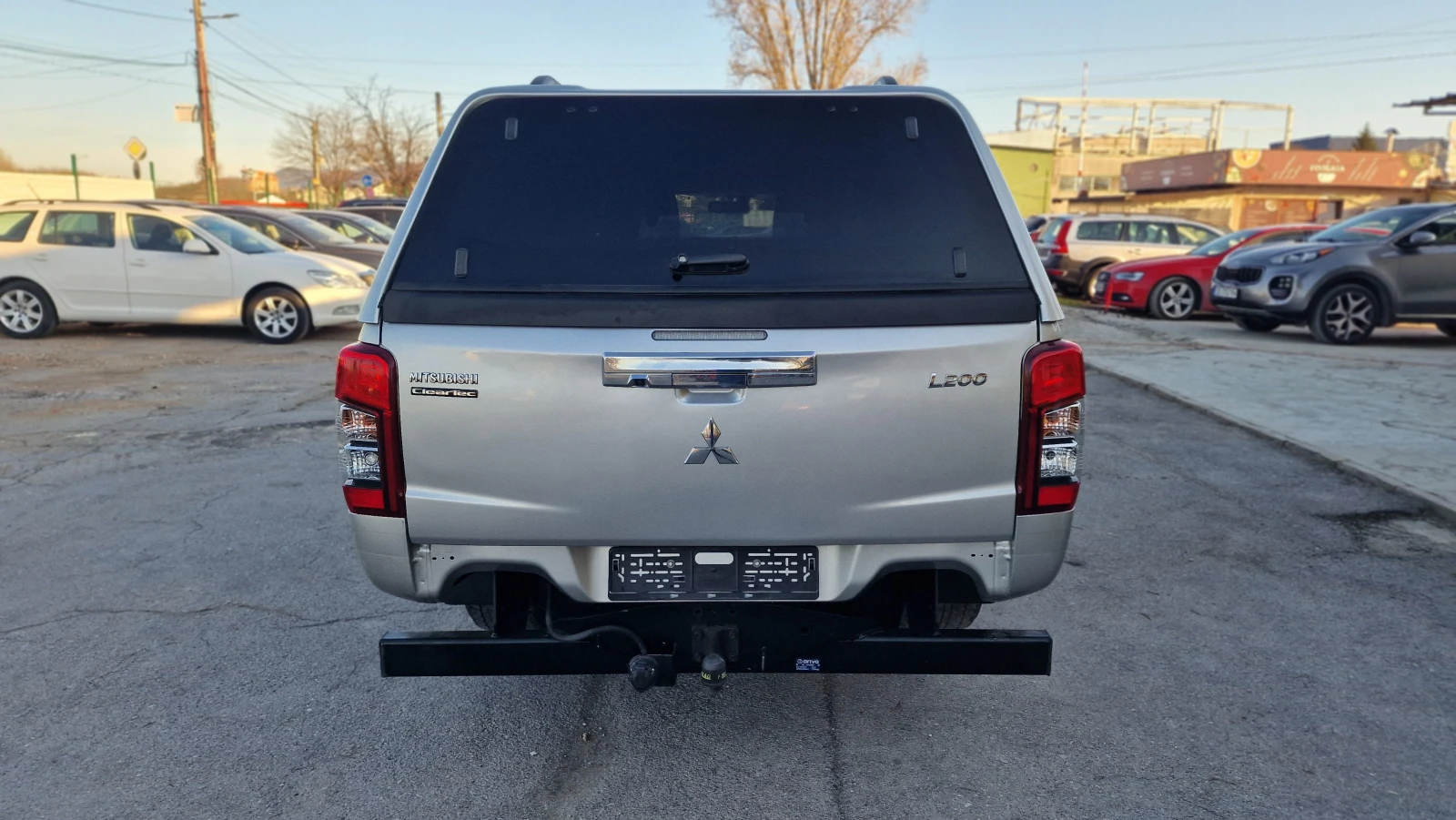 Mitsubishi L200 2.2 4х4Хард топ Теглич 4 врати, снимка 8 - Автомобили и джипове - 53807072