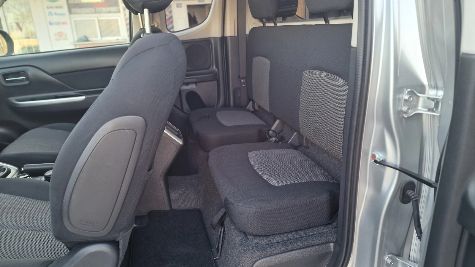 Mitsubishi L200 2.2 4х4Хард топ Теглич 4 врати, снимка 16 - Автомобили и джипове - 53807072