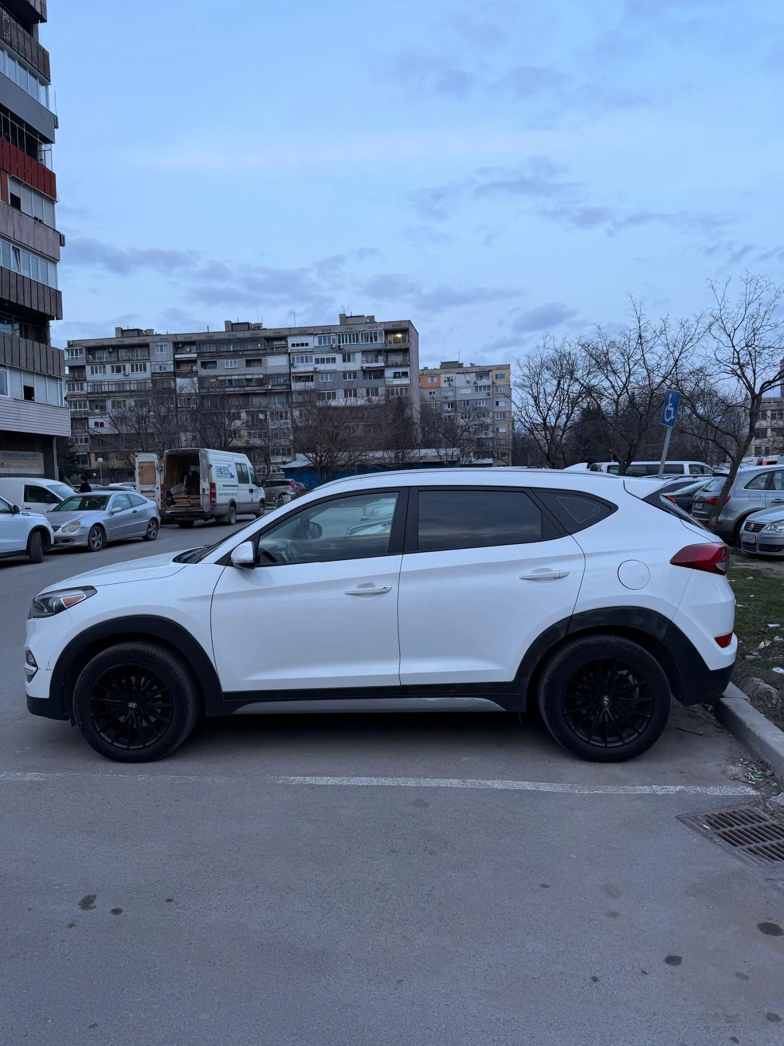 Hyundai Tucson, снимка 3 - Автомобили и джипове - 53904697
