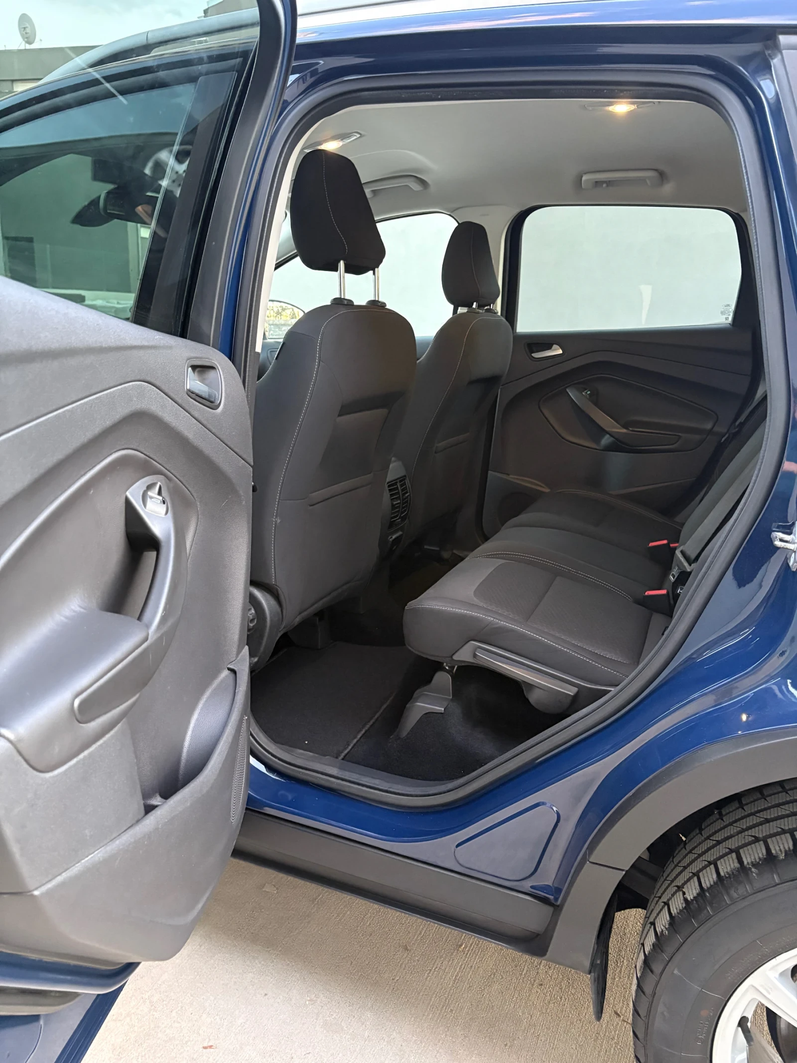 Ford Kuga 2.0 diesel 180hp Automatic, снимка 14 - Автомобили и джипове - 54129048