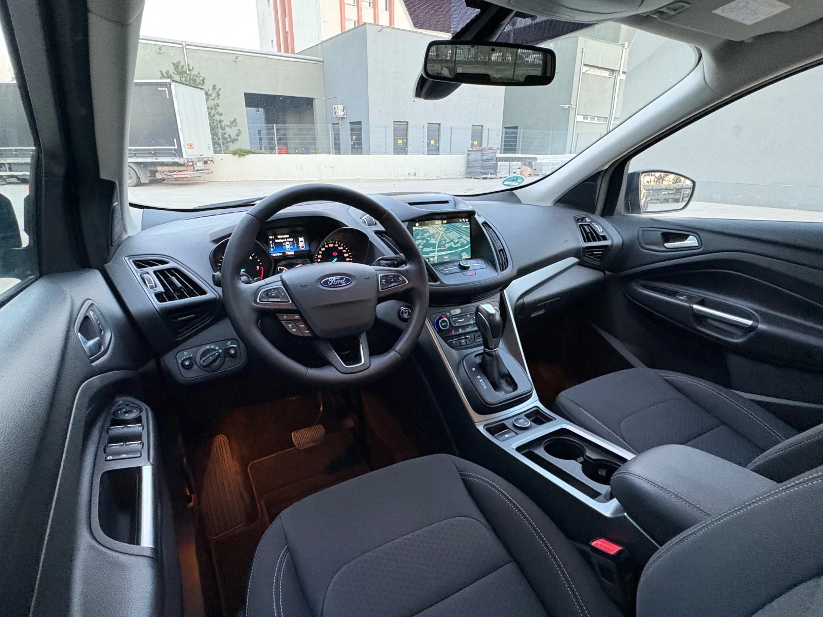 Ford Kuga 2.0 diesel 180hp Automatic, снимка 17 - Автомобили и джипове - 54129048