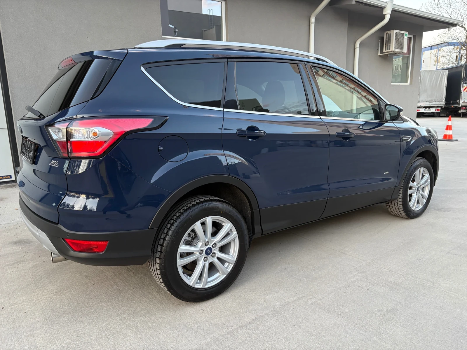 Ford Kuga 2.0 diesel 180hp Automatic, снимка 8 - Автомобили и джипове - 54129048