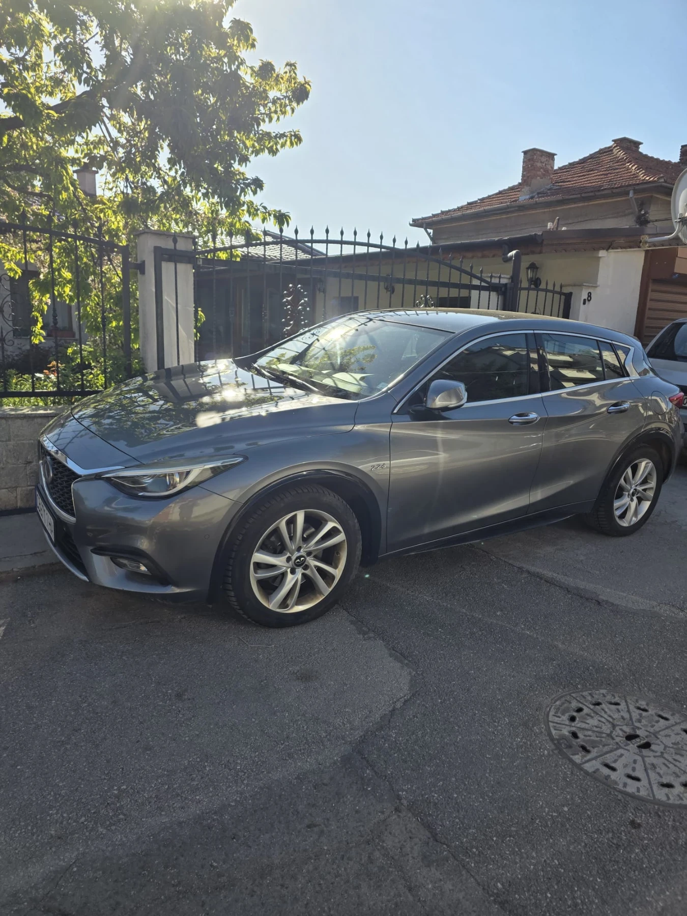 Infiniti Q30 Premium Tech, снимка 15 - Автомобили и джипове - 54286655