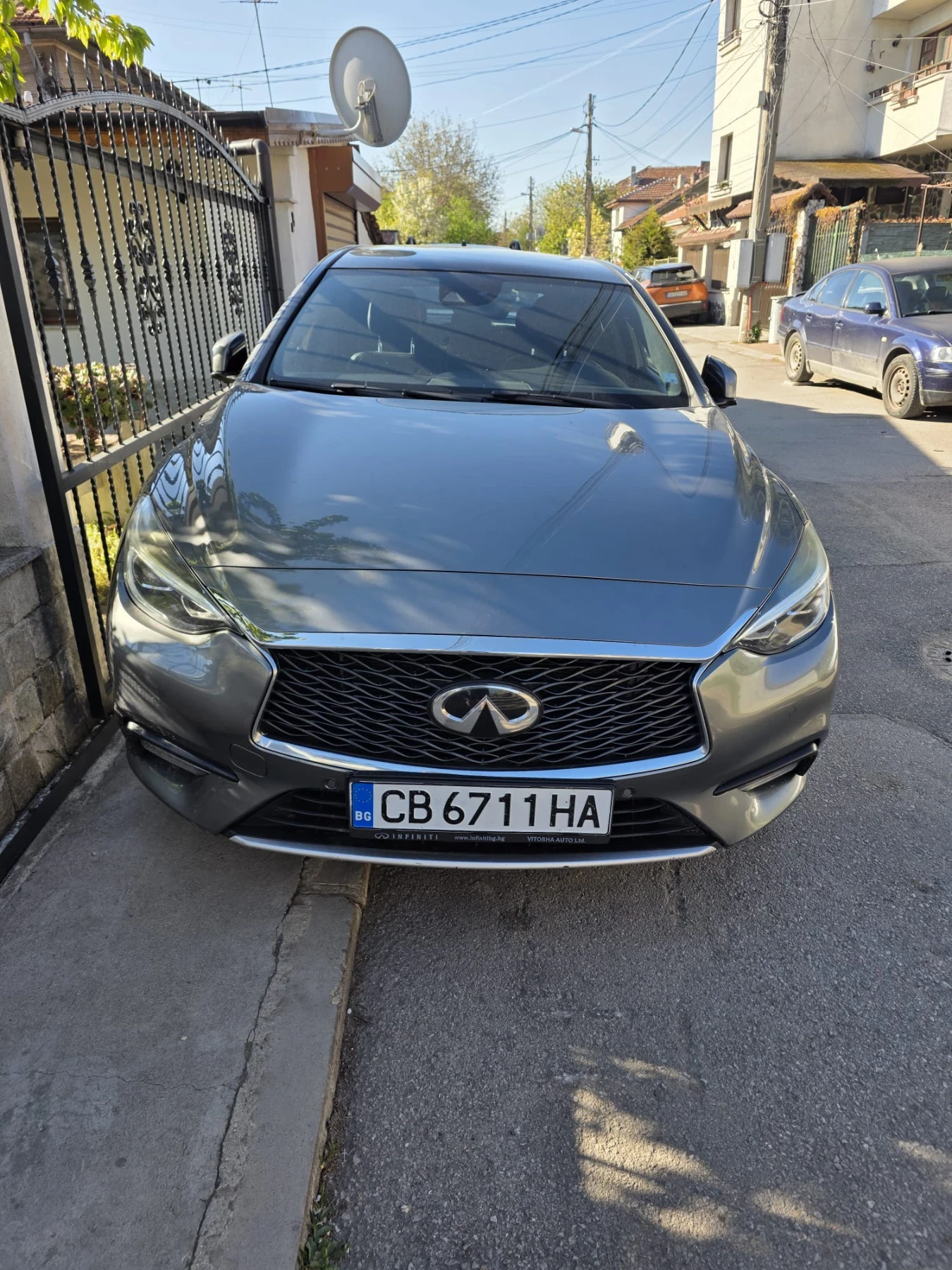 Infiniti Q30 Premium Tech