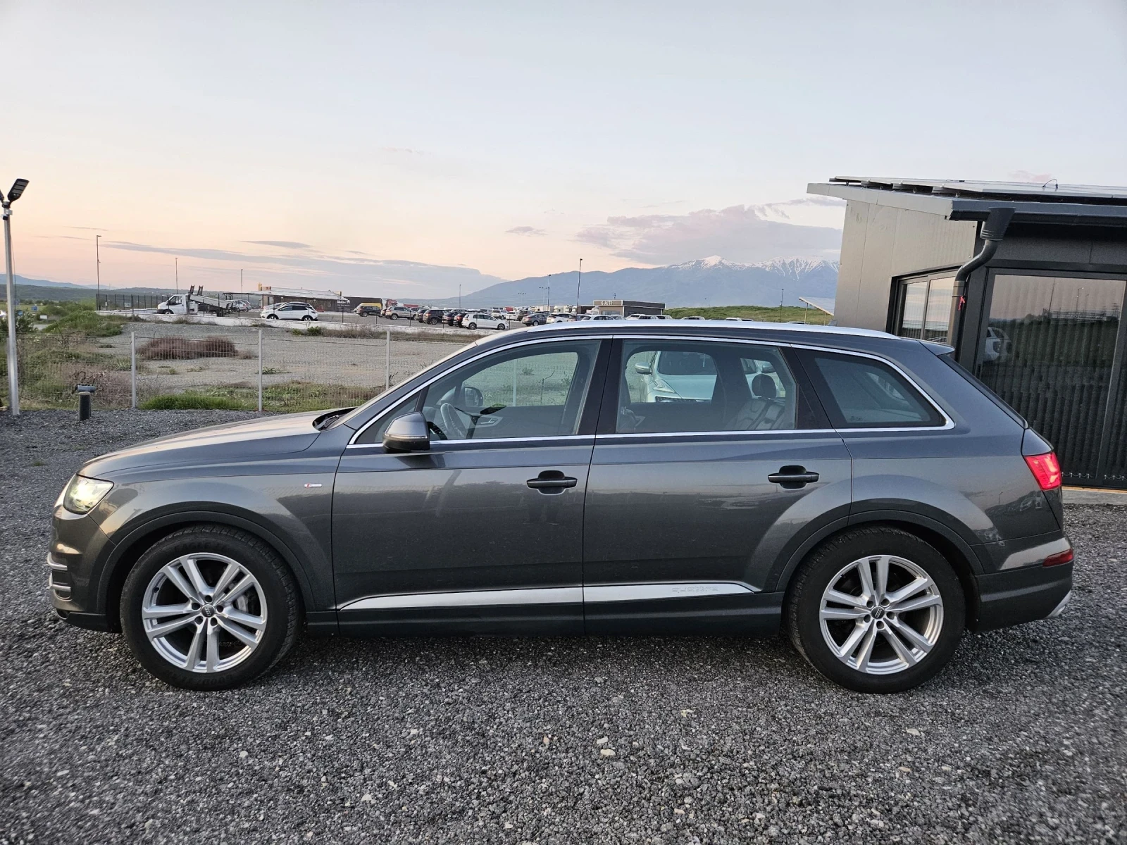 Audi Q7 3.0 TDI MATRIX S-LINE, снимка 2 - Автомобили и джипове - 54295571