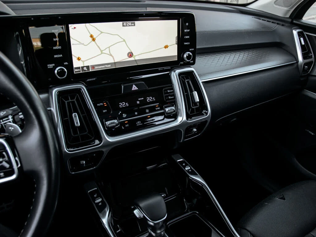 Kia Sorento Prestige 2.5T AWD /HUD/  6 места / Панорама / Full, снимка 9 - Автомобили и джипове - 54626532