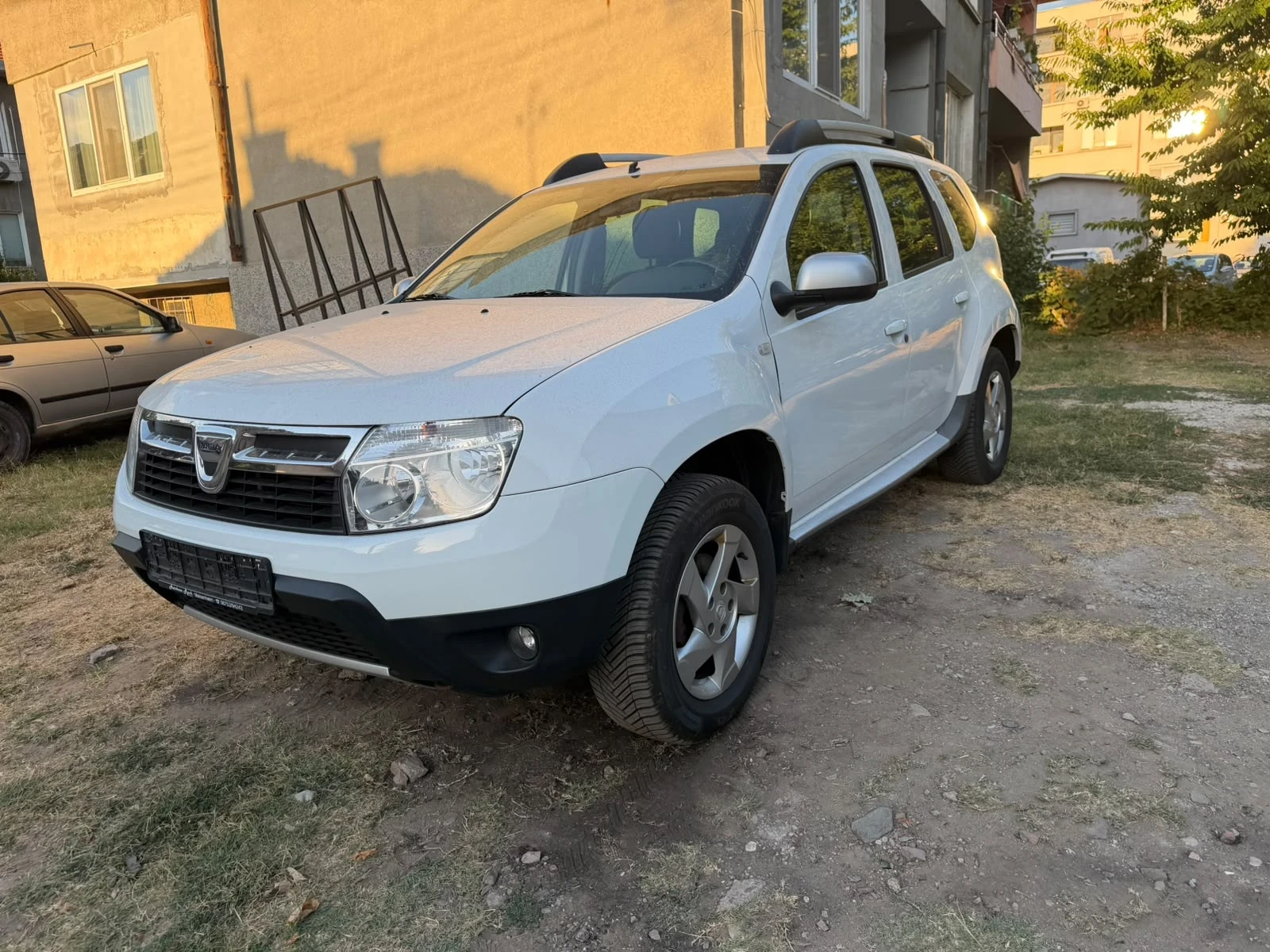 Dacia Duster 1.5 dci Prestige 4x2, снимка 2 - Автомобили и джипове - 55994875