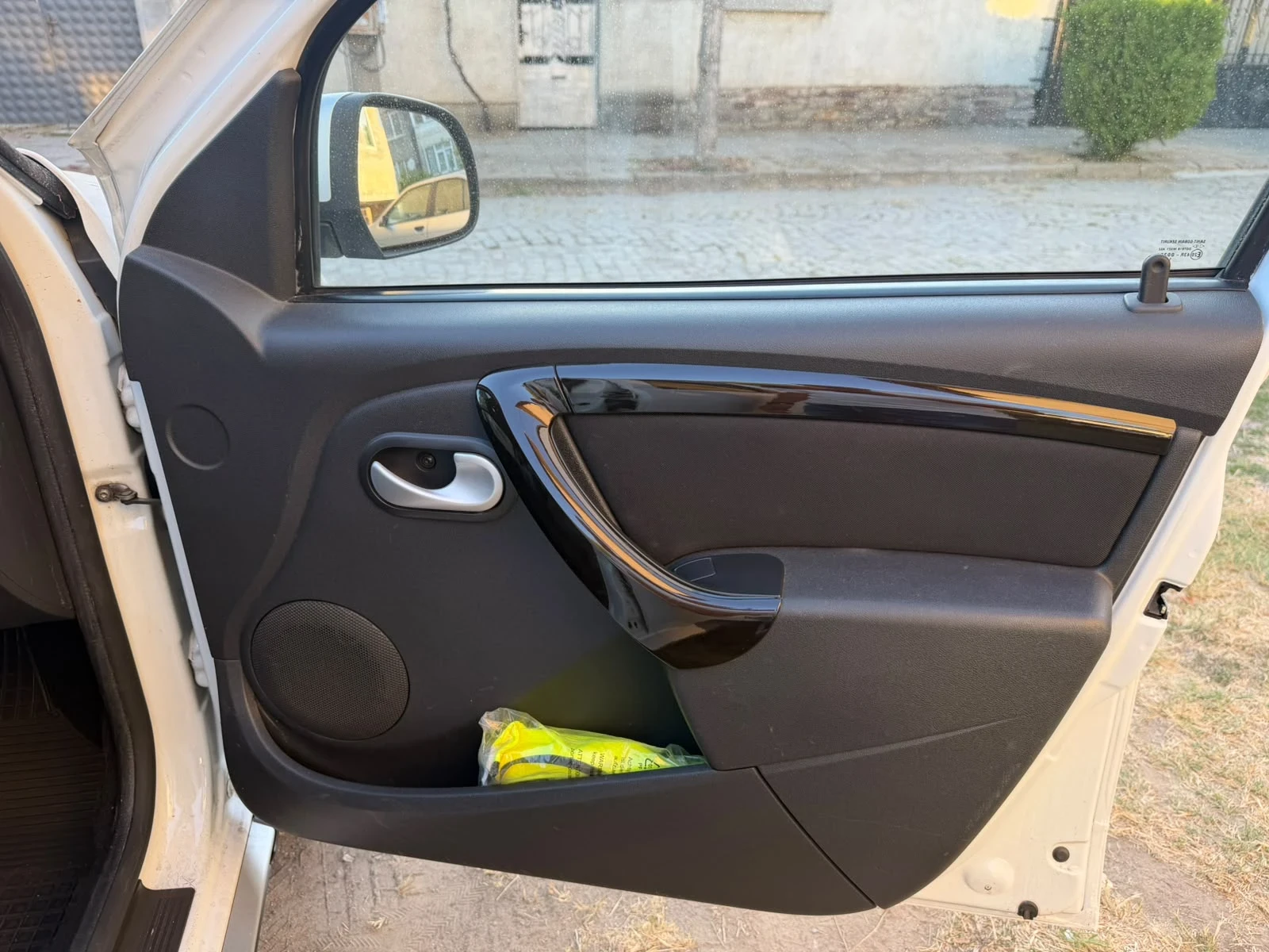 Dacia Duster 1.5 dci Prestige 4x2, снимка 17 - Автомобили и джипове - 55994875